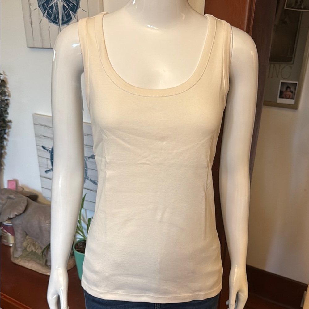 NWT northern reflections size small Women's Cream Tank Top
